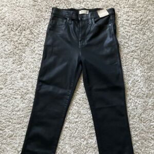 Madewell Stovepipe Jeans in True Black Wash: Coated Edition. Size 28.